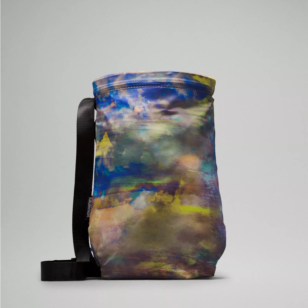 LULULEMON
Water Bottle Crossbody Bag In Altered Nature NWT